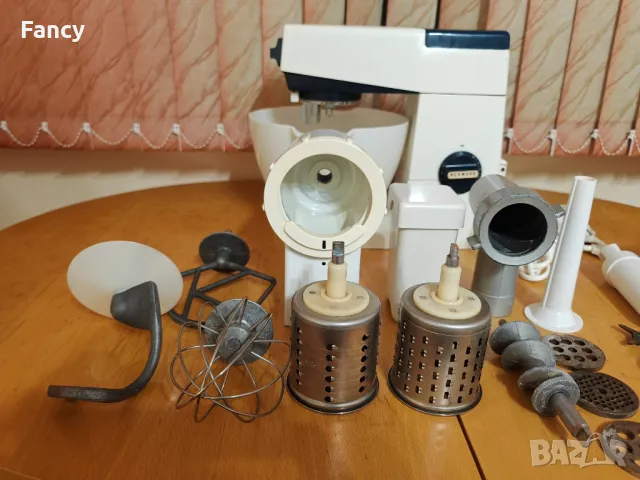 Кухненски робот Kenwood Chef,Тесто мелачка, месо мелачка, мелачка за зеленчуци, курабии , снимка 3 - Кухненски роботи - 49048035