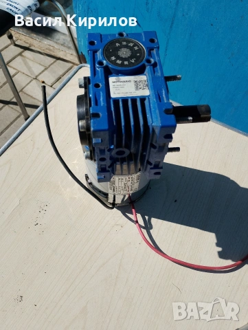 Редуктор мотор 1 към 10 Италиански 24 волта , снимка 4 - Електродвигатели - 53830480