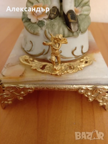 Порцеланова статуетка Capodimonte, снимка 7 - Статуетки - 50485751