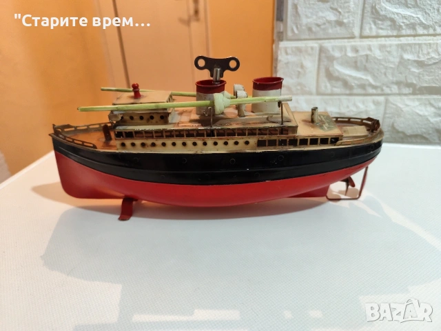 Механична Играчка Парен Лайнер Германия.