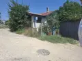Продавам къща с двор, снимка 1