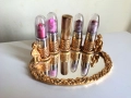 Прекрасна Позлатена Поставка За Червила, снимка 2