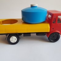 Пластмасов камион играчка за части., снимка 3 - Колекции - 41895195