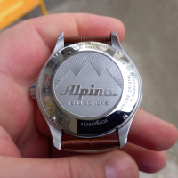 Продавам оригинален Часовник Alpina Horological Series Smartwatch Quartz Chronograph, снимка 8 - Мъжки - 36151265