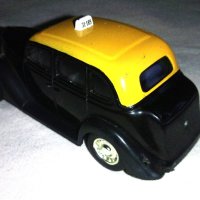 Amercom Ford V8 1950 Montevideo Taxi 1:43, снимка 2 - Колекции - 40023517