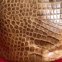 Чанта от естествена кожа, крокодилски принт, снимка 4 - Чанти - 41620318