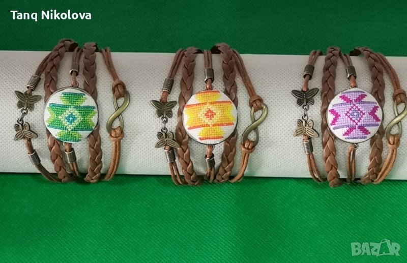 Ръчно бродирана гривна , снимка 1