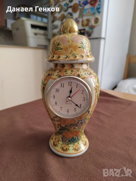 Настолен порцеланов часовник., снимка 1