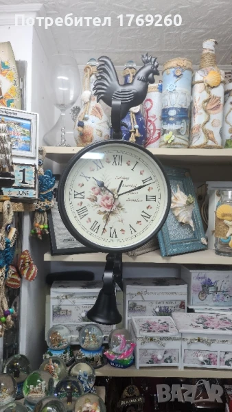 Продавам двустранен метален гаров часовник в черен цвят!, снимка 1