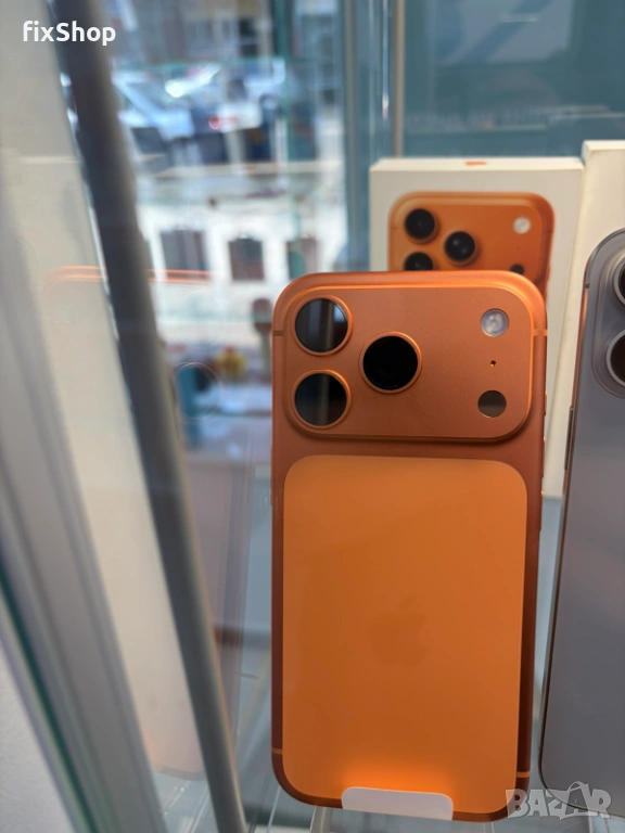 iPhone 17 Pro 256GB • Като Нов • 10 Дни Ползван • Cosmic Orange • Гаранция, снимка 1