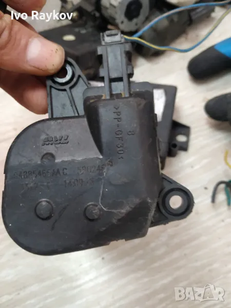 Моторче клапи парно Dodge Chrysler 04885465AA, снимка 1