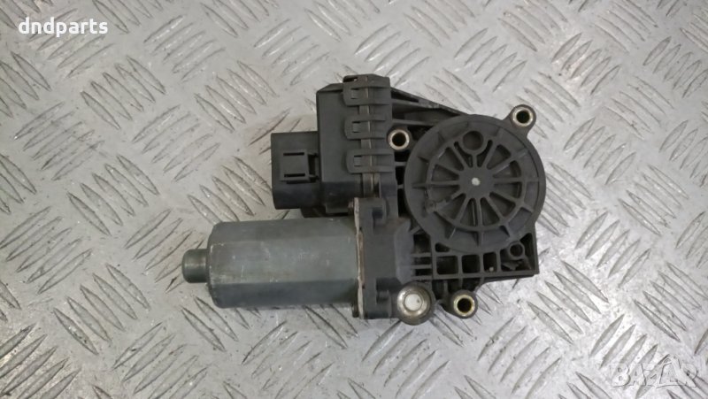 Моторче стъклоповдигач врата Audi A6 2000г.(задна лява)	, снимка 1