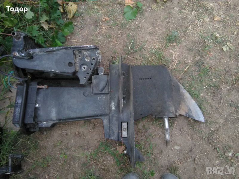 Продавам цял ботуш за извънбордов двигател Mercury 90HP, снимка 1