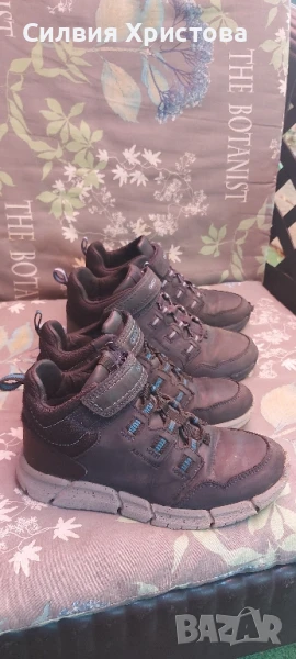 Продавам детски обувки на марката Geox номер 32, снимка 1