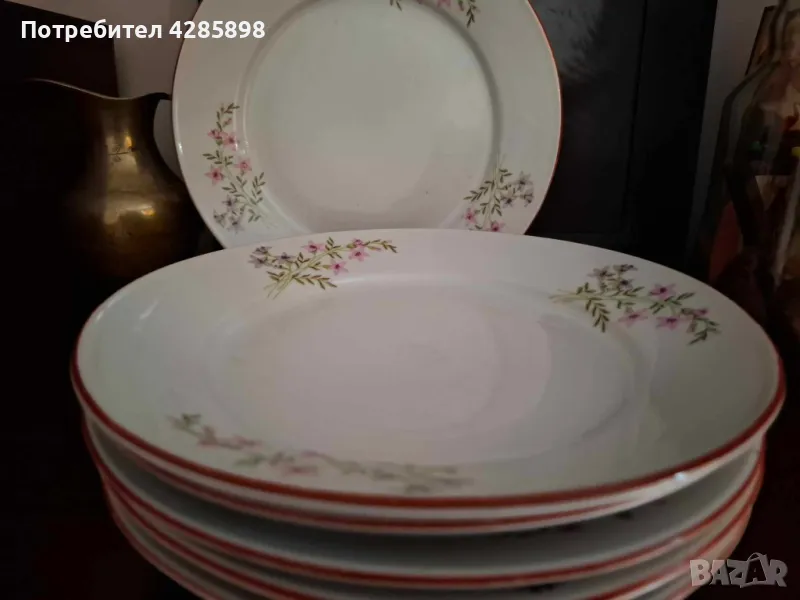 Порцеланови чинии.Розова незабравка на Изида.Червен кант., снимка 1