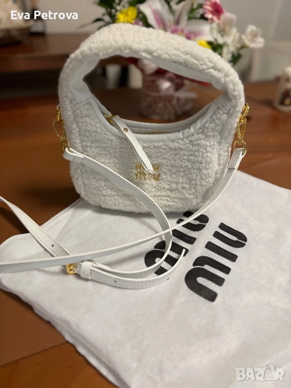 Miu Miu дамска чанта от мериносов пух , снимка 1