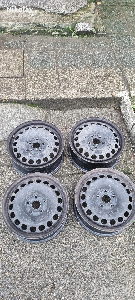 Железни джанти 16-ки 5×112 със оригинални тасове на VW, снимка 1