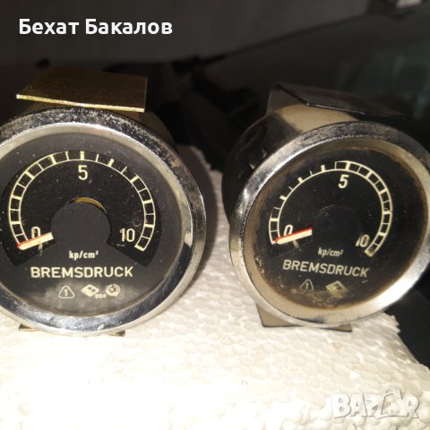 Продавам манометри за налягане и пара