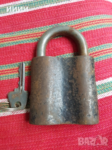 Голям стоманен катинар