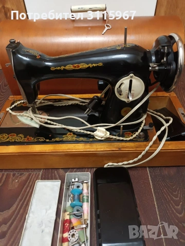 Стара руска шевна машина, снимка 2 - Антикварни и старинни предмети - 53849437