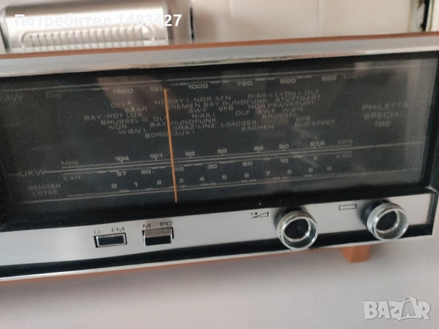 Ретро радио Philips , снимка 2 - Антикварни и старинни предмети - 53464377