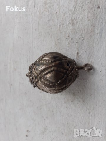 Старо възрожденско голямо сачанено копче от носия накит