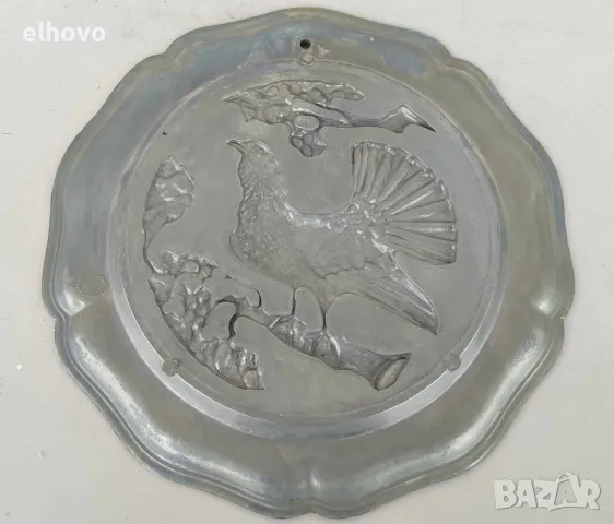 Калаена релефна чиния, снимка 2 - Антикварни и старинни предмети - 49629251