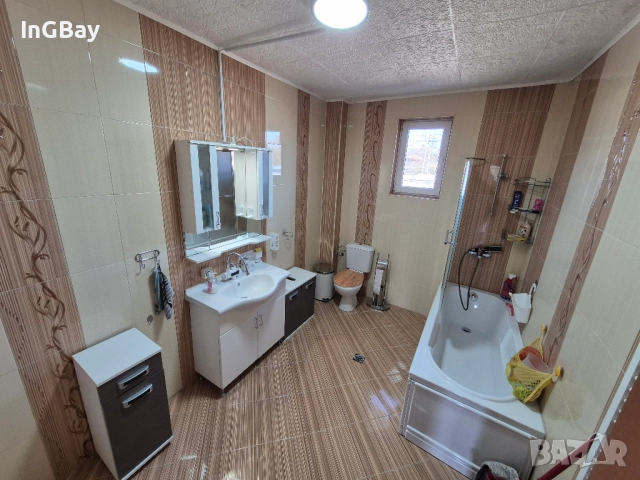 Продавам 1/2 къща (многостаен/4-стаен етаж 160кв., 1 ет. + 1/2 таванско помещение 30кв.), снимка 13 - Етаж от къща - 52268493