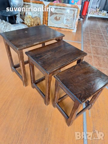 тройка дървени масички