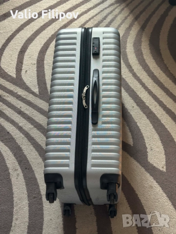 Голям твърд куфар 75 см (L), 4 колела, TSA/код – запазен, снимка 2 - Куфари - 53703330