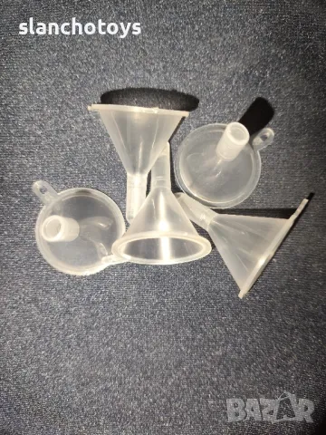 Пластмасови фунийки,малки, 5 бр.