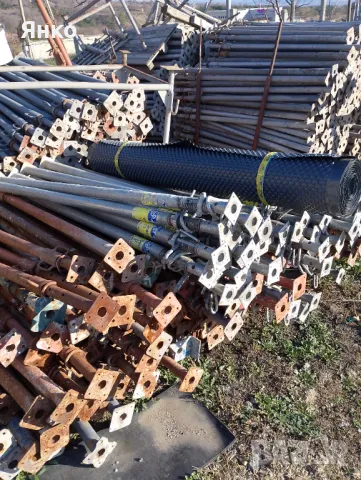 Хюнебеци под Наем 