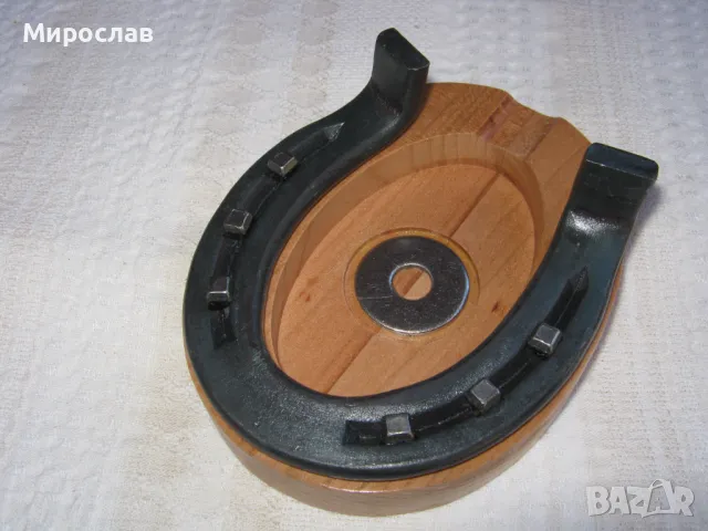 Дървен пепелник с истинска подкова и клинци., снимка 3 - Други - 48011838