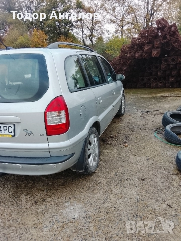 Опел Зафира 1.8, снимка 4 - Автомобили и джипове - 52469790