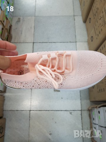 Обувки, снимка 3 - Дамски ежедневни обувки - 41557220