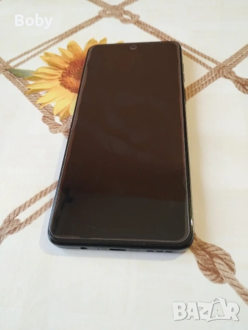 Motorola Moto G54 със слушалки, 2 калъфа и протектори, снимка 2 - Motorola - 53285464