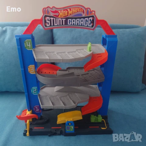 Stunt гараж Hot Wheels