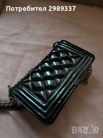 Черна лачена чанта с верижка - перфектна за вечер и ежедневие, снимка 3 - Чанти - 53155764