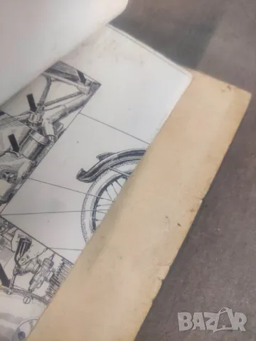 Продавам книга "Betriebsanleitung Kraftrad Typ RT ES 125/2 " MZ RT 125/2, снимка 5 - Специализирана литература - 48955793