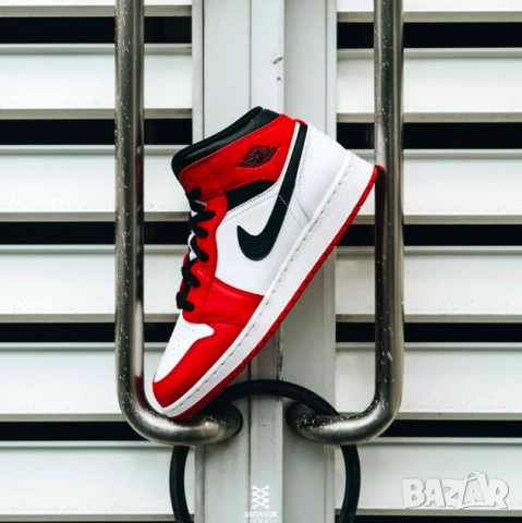 Air Jordan 1 Mid Chicago (2020) номер 39 унисекс модел, снимка 5 - Детски маратонки - 53840778
