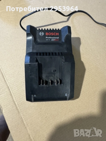 Bosch 18V 4.0 Ah батерии със зарядно, снимка 5 - Други инструменти - 56041126