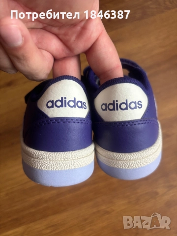 Нови детски кецове Adidas 28 номер, снимка 3 - Детски маратонки - 52558938