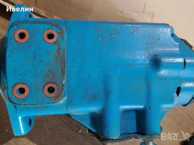 Пластинчата помпа Vickers, снимка 3 - Резервни части за машини - 48559759