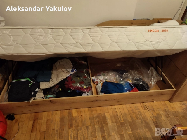 Продавам отлично запазено детско-юношеско легло с отделна ракла и подарък, снимка 5 - Спални и легла - 52755299