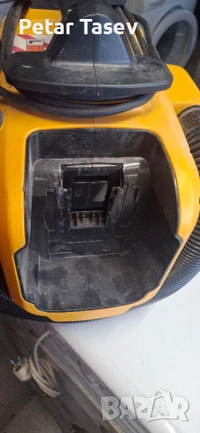 Акумулаторна прахосмукачка за сухо и мокро почистване DeWALT DCV584L,, снимка 2 - Други инструменти - 53557768