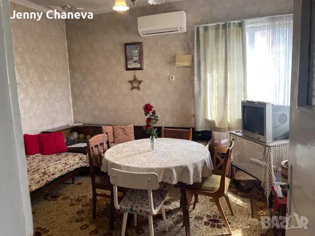 Продава ТРИСТАЕН с гараж в гр. Карнобат