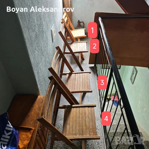 Дървени сгъваеми столове
