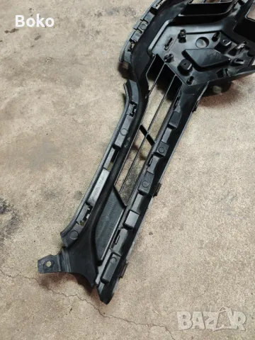 Предна решетка за Renault Megane 3, снимка 3 - Части - 48225235