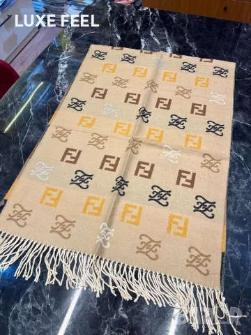 Hermes ⚜️ Louis Vuitton ⚜️ Burberry ⚜️Дамски Кашмирени Шалове , снимка 16 - Шалове - 56046118