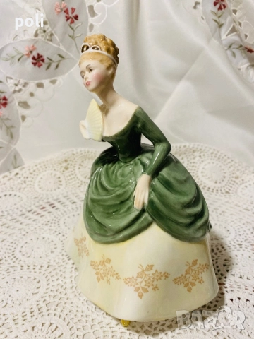 порцеланова статуетка , снимка 2 - Статуетки - 51586324